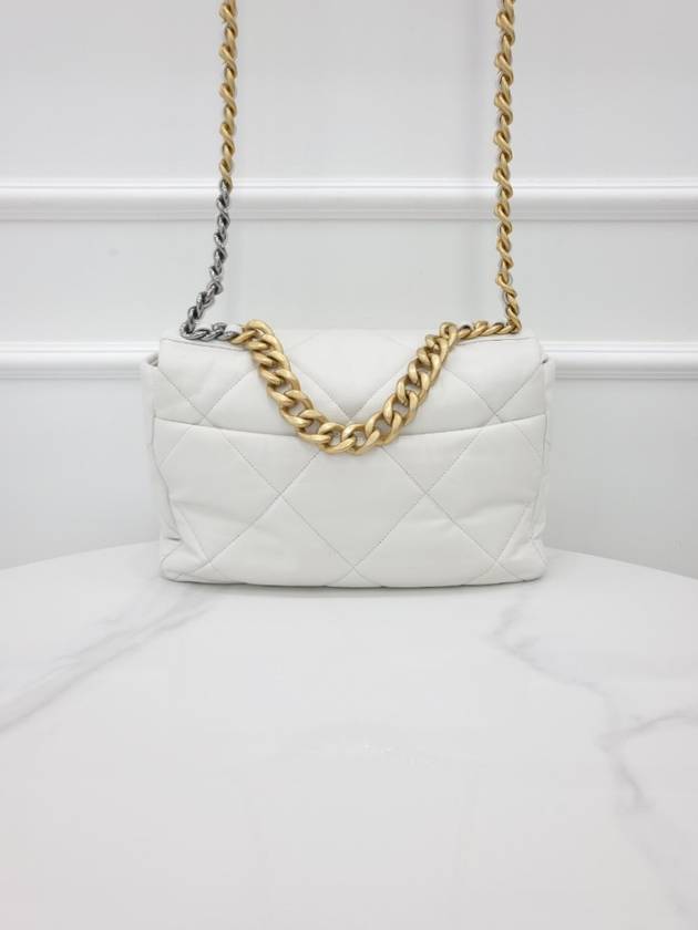 19Flap Bag White Large AS1161 CH