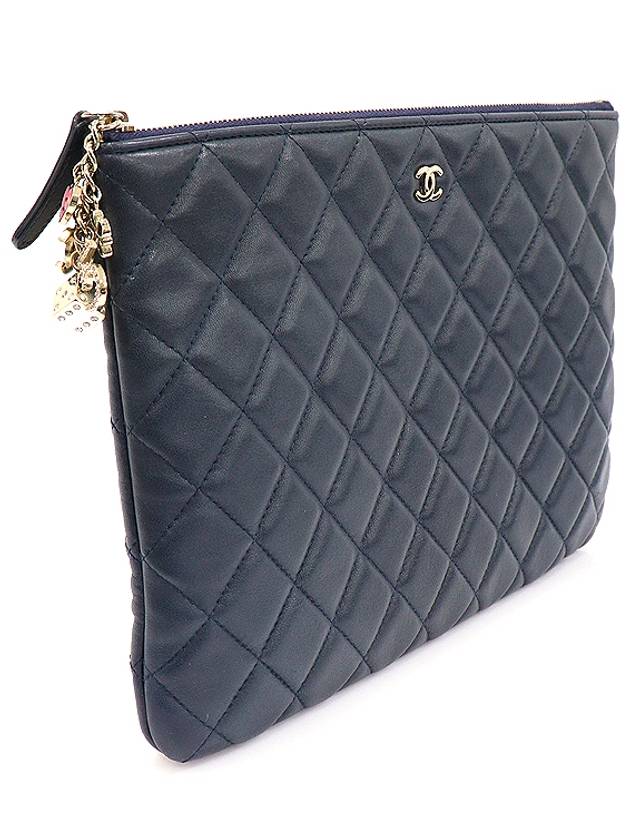 A82415 Navy Lambskin Gold Classic Charm Decoration New Medium Clutch 22nd CH