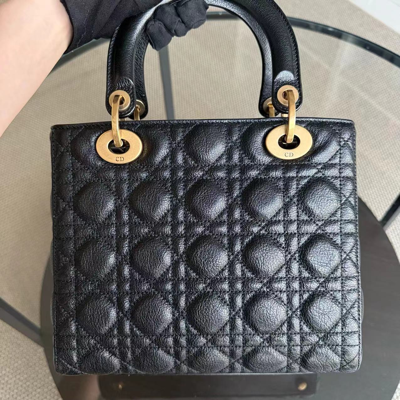 *Flap, Grained Calfskin* D1OR Lady Medium - Calfskin Cannage Black Gold Hardware