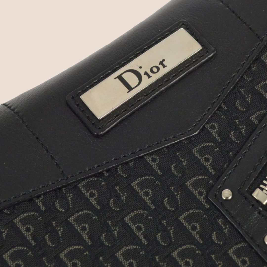 CHRISTIAN D1OR 2003 BLACK STREET CHIC ZIPPER SHOULDER BAG