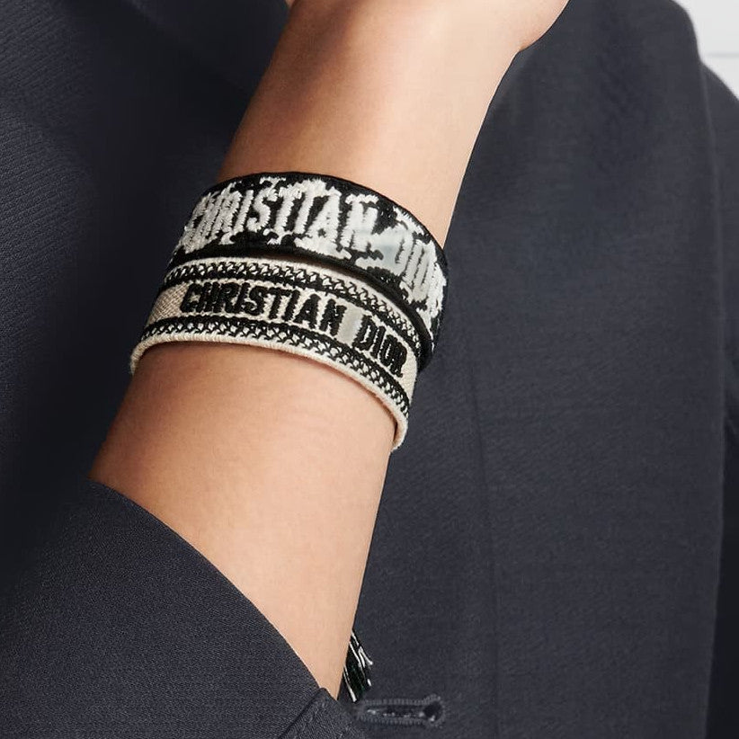 CHRISTIAN D1OR BRACELET SET