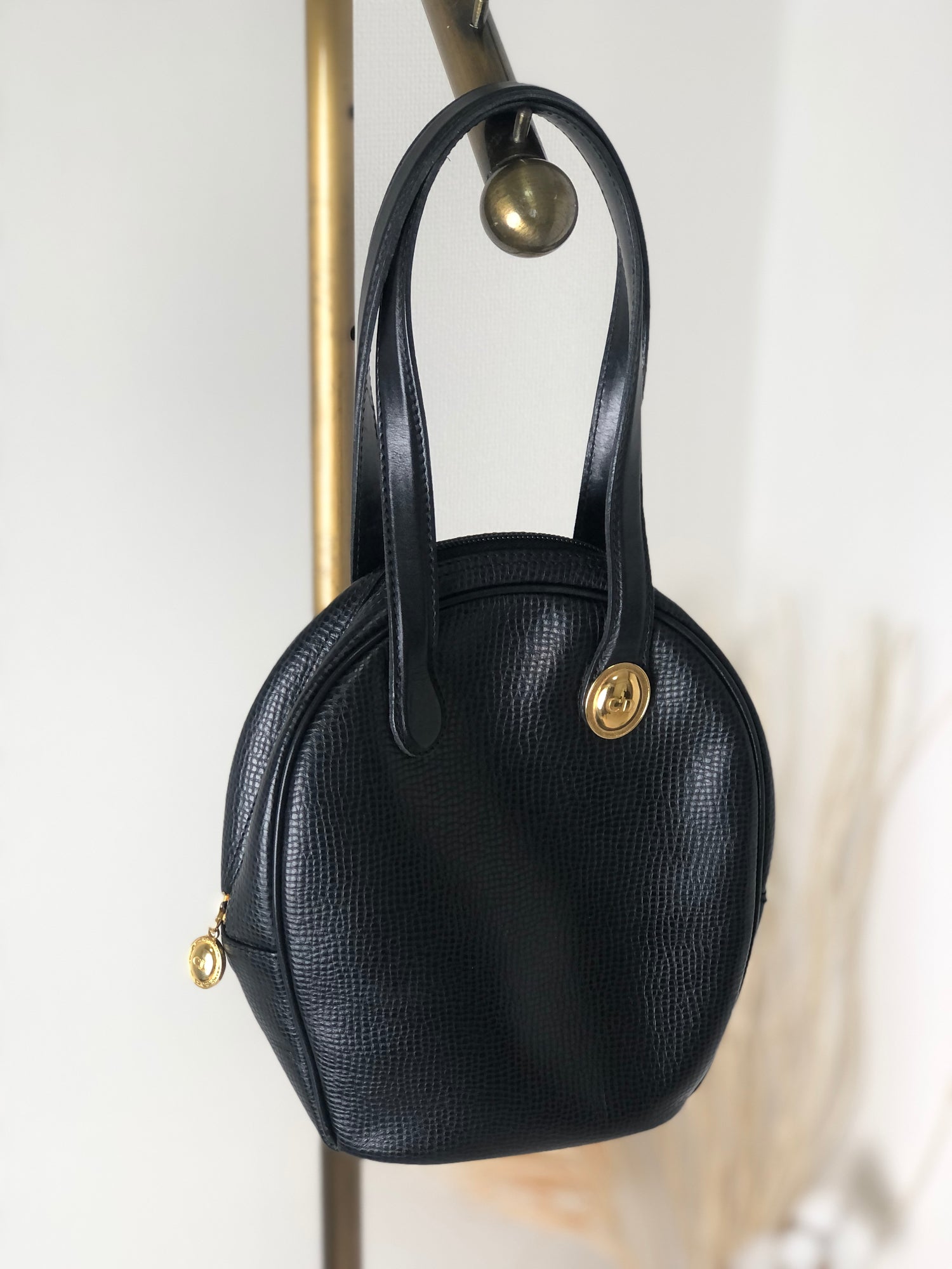 Christian D1OR CD Logo Leather Small Handbag Black Vintage xf3m4r