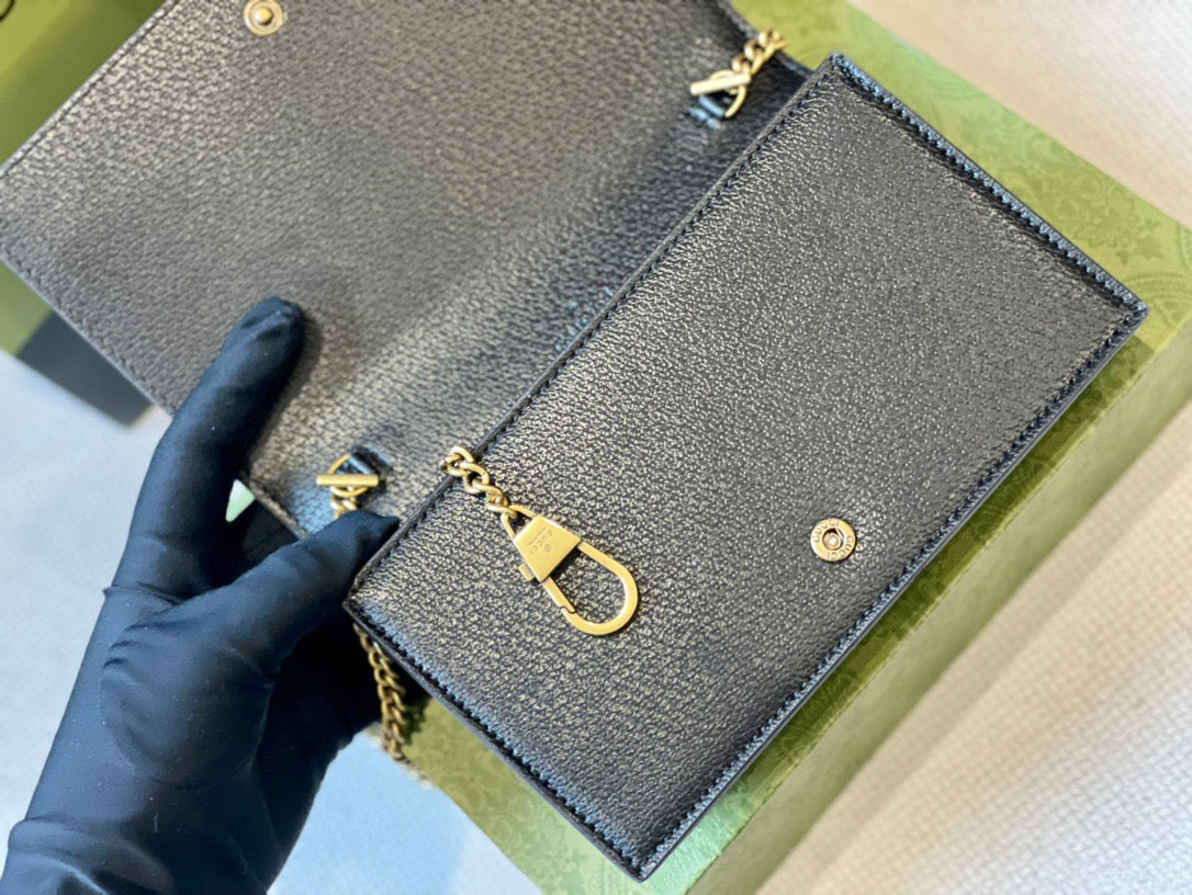 GC453 GCCI Diana Chain Wallet with Bamboo