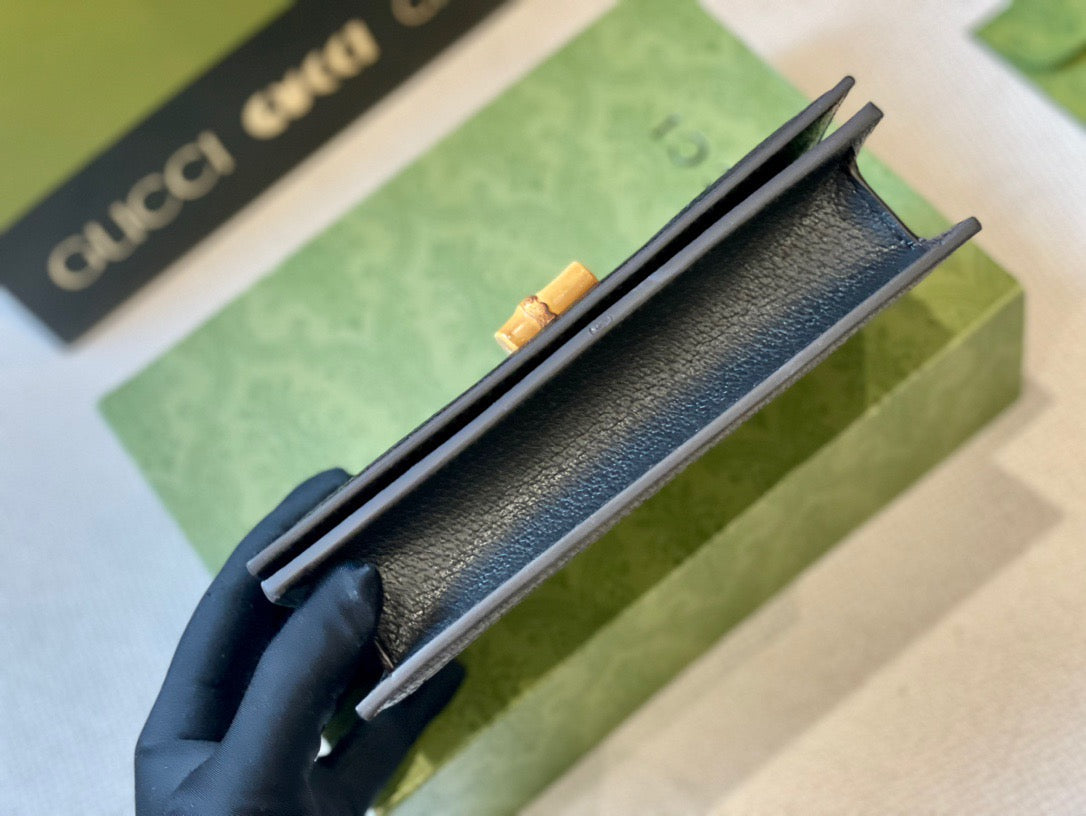 GC453 GCCI Diana Chain Wallet with Bamboo
