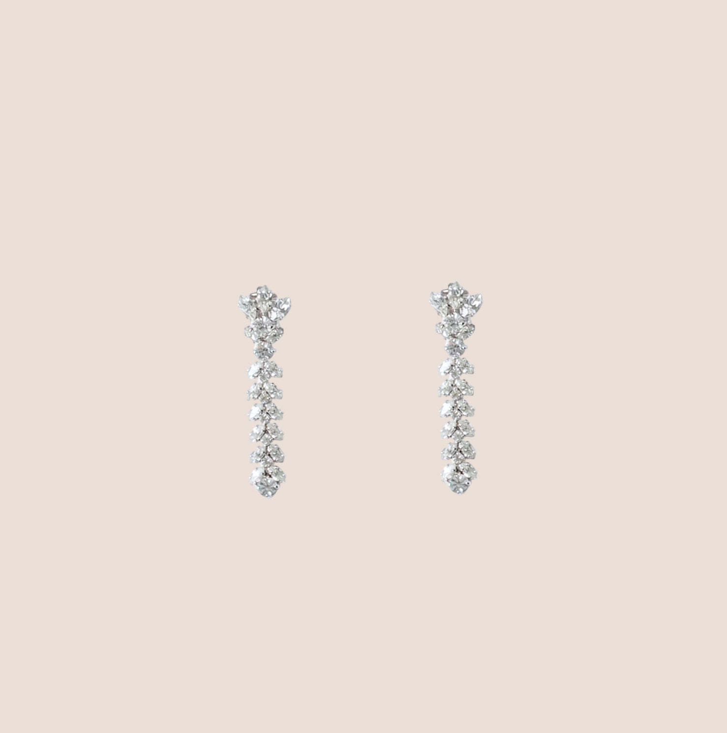 CHRISTIAN D1OR 1980s CRYSTAL DANGLING EARRINGS