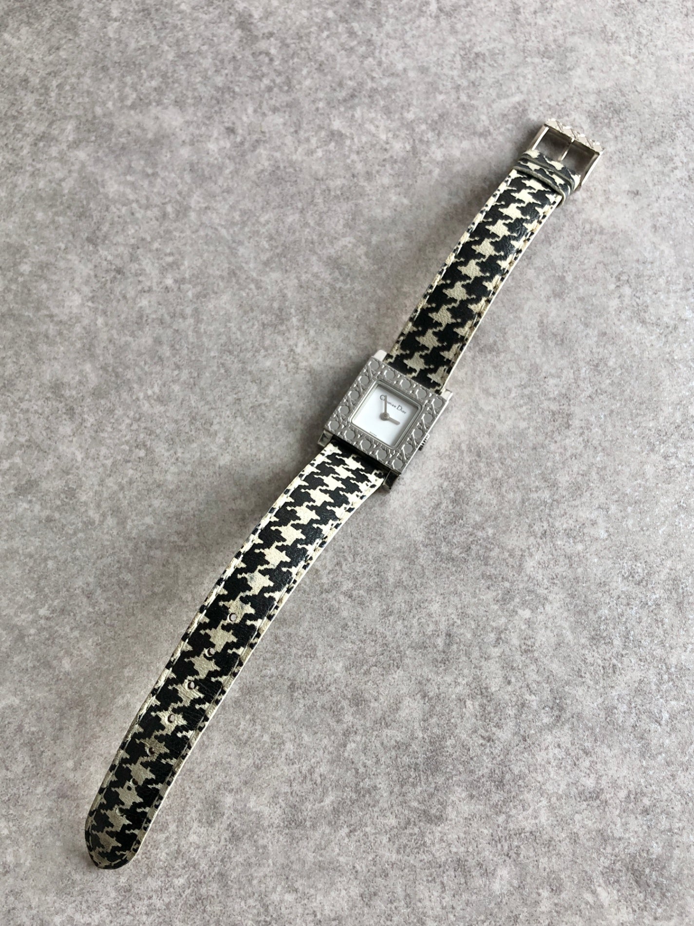 Christian D1OR Cannage Quartz Watch Black×White Vintage jw4b2h