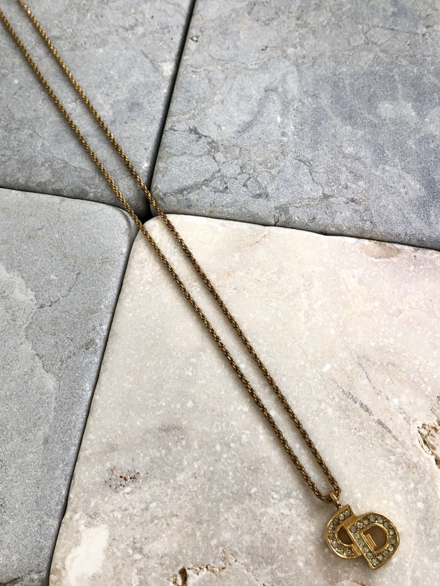 Christian D1OR CD Logo Rhinestone Necklace Gold Vintage wzptxx