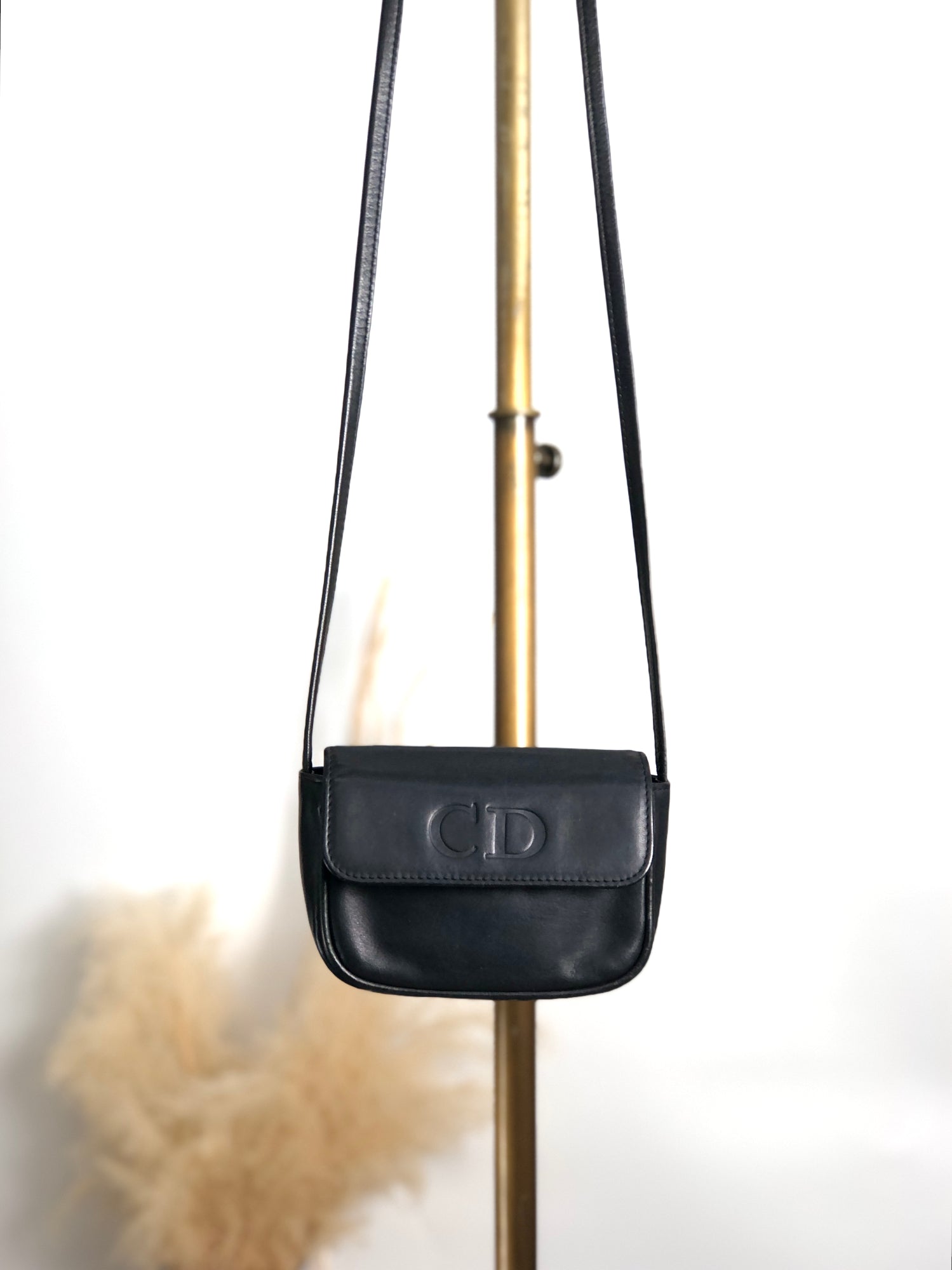 Christian D1OR CD Logo Embossed Small Shoulder bag Black Vintage ee2nsk