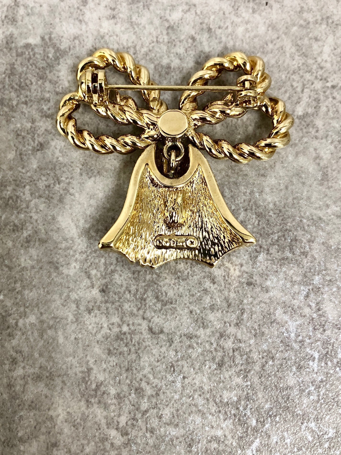 Christian D1OR Brooch Gold Vintage j37x4j